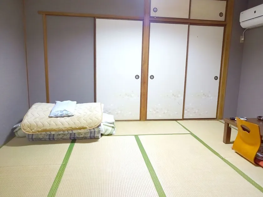 8tatami Japanesestyle room with bathroom / Osaka Ōsaka - Image 1