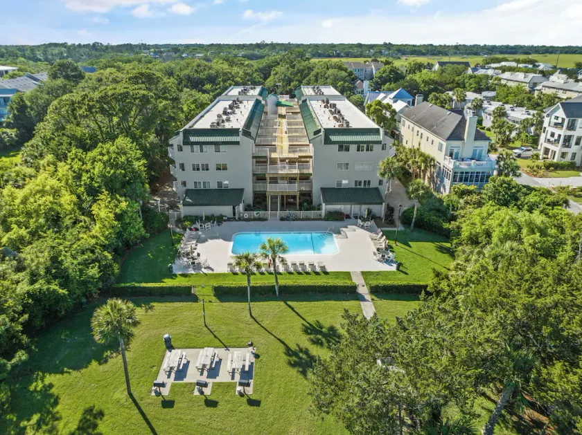 Ocean front Shipwatch Condo, sleeps 6 - Image 1
