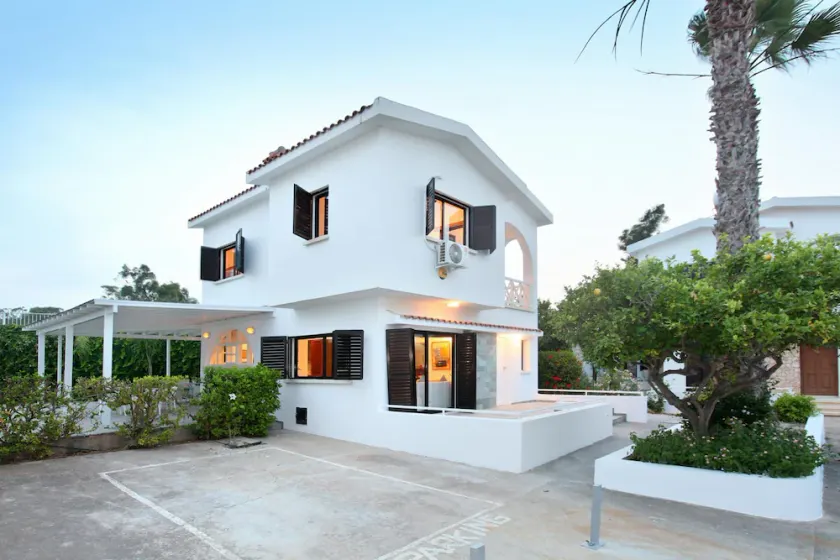 Green Bay Villa - Image 1