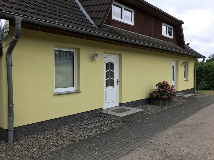 Holiday home on 1000 sqm ground - Image 1