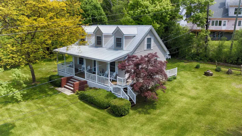 Lakewood Landing:\"Large Yard - Perfect for Kids\" - Image 1