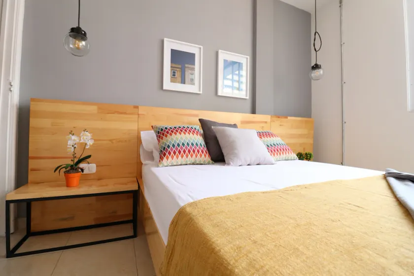 Gallery Flat [402A] - Image 1