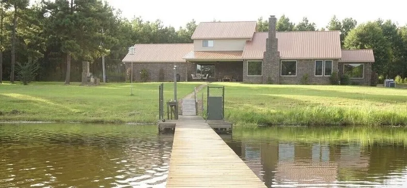 Secluded East Texas Getaway with 22 Acre Private Lake - Image 1