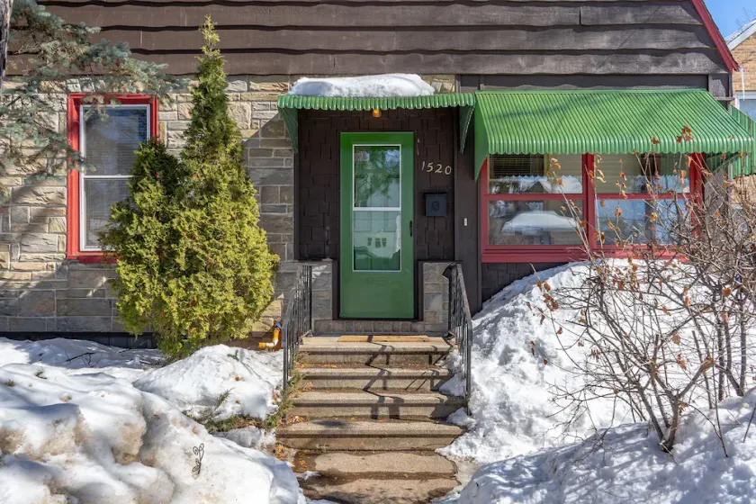 Beautiful Beach House & Cottage on Park Point, Short Beach Walk To Canal Park - Image 1
