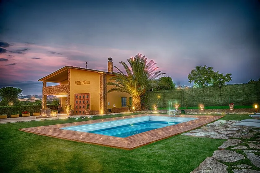 Fantastische Villa mit Pool, WLAN, Klimaanlage und Heimkino; Mitbringen von Haustieren ist erlaubt - Image 1