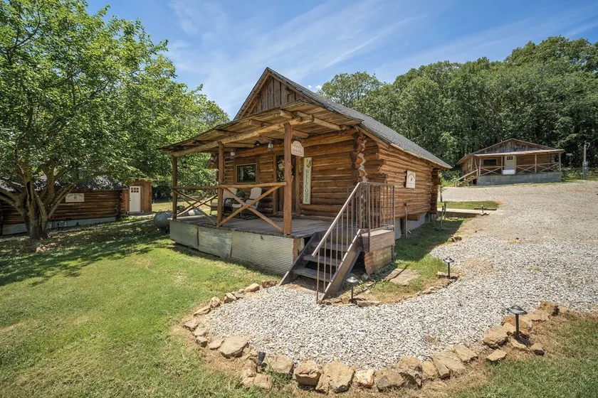 Spring Hill Farm Cabins - Image 1