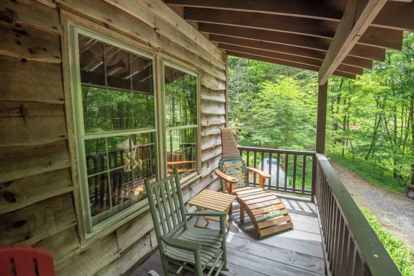 Rustic Retreat - Wood Burning Fireplace - Short Drive To New River - 20 Min to WJ - Image 1