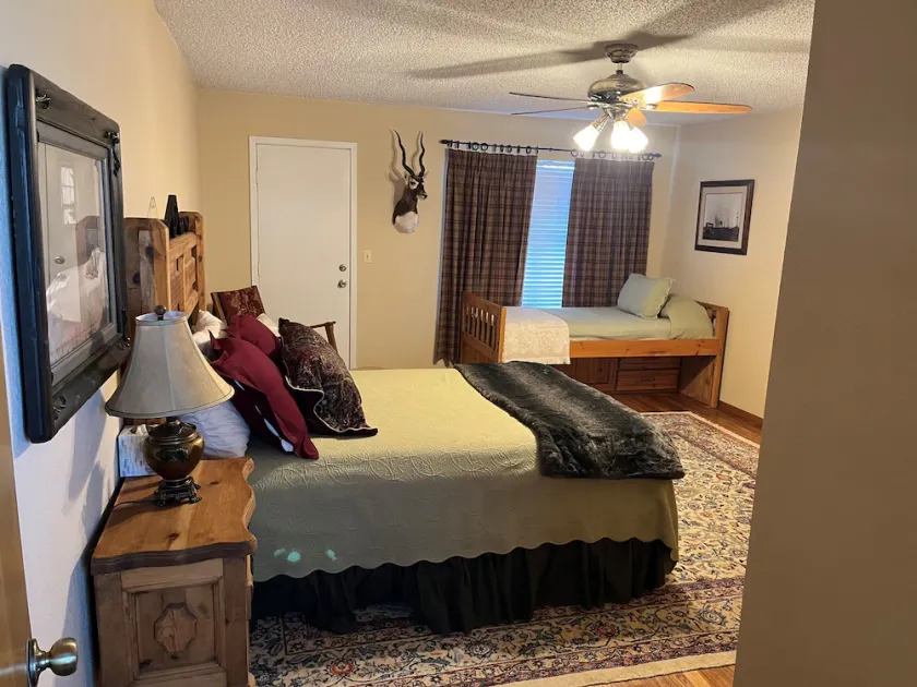 Beautiful Home on Ranch Land - Image 1