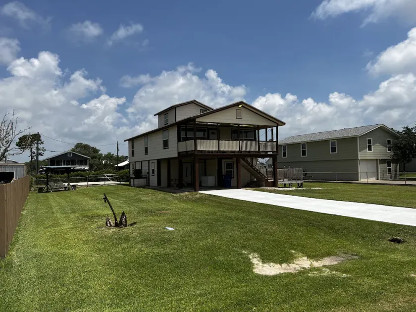 Great Fishing andHunting Lodge and Vacation Home in port O’Connor TX - Image 1