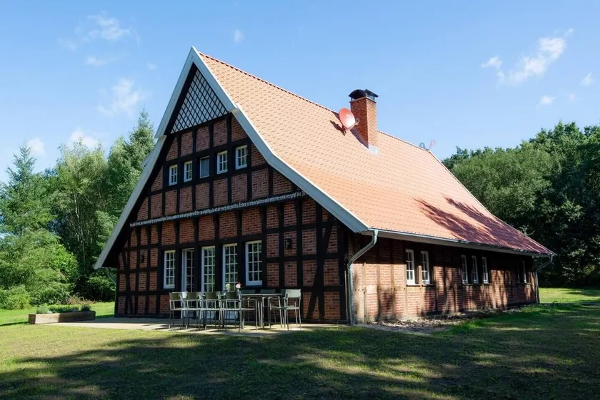 NEW: Waldhaus. Elegant half-timbered house + barrel-shaped sauna - Image 1