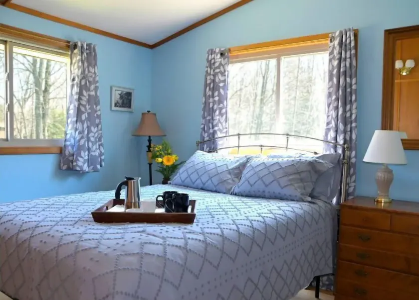 Your own Nature Retreat, minutes from town and wilderness opportuntities - Image 1
