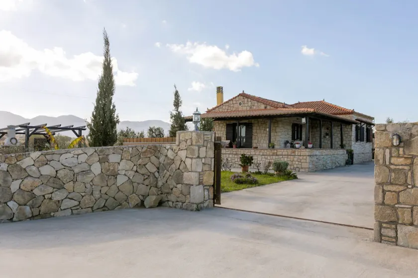 Varta Village - Elea House - Image 1