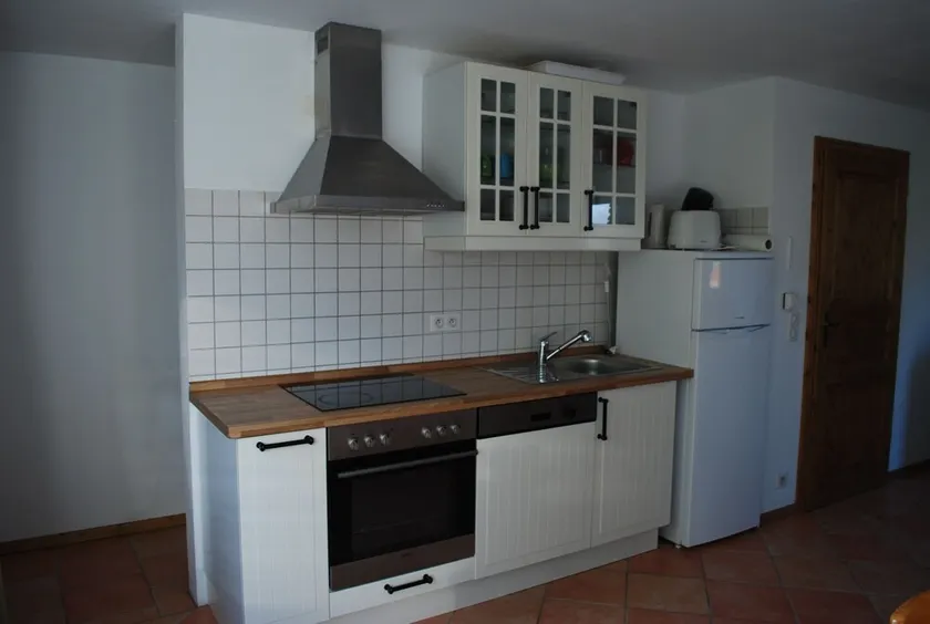 Del af en gammel herregård med en stor svømmedam ved grænsetrekanten B, NL, D - Image 1