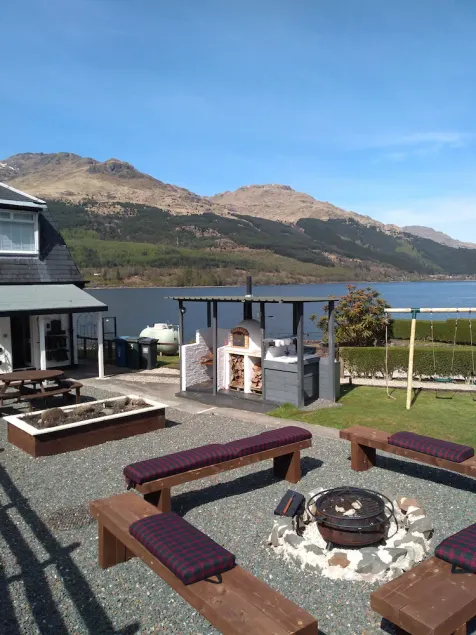 The Anchorage, 5 Admiralty Cottages, Arrochar avec une vue imprenable - Image 1