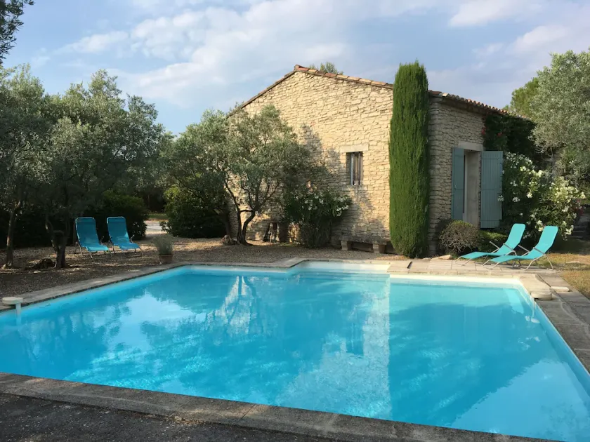 Charmerende villa med skyggefuld terrasse, pool og udsigt over Luberon - Image 1