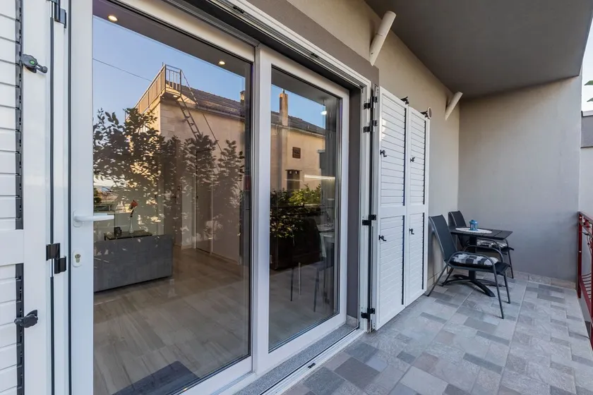 Apartment Monika (98451-A1) - Kastel Kambelovac - Image 1