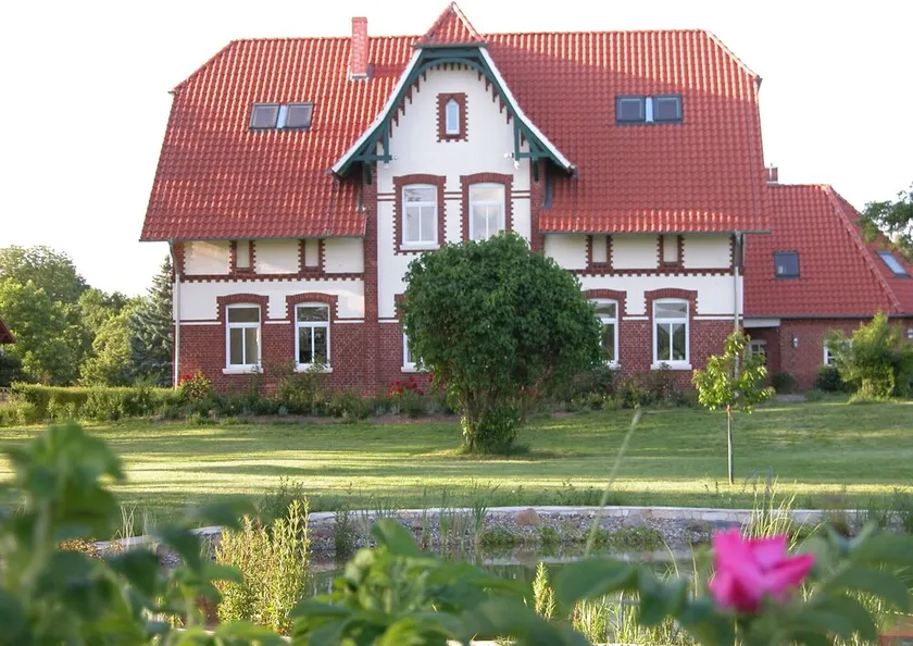 Art nouveau house in the Elbwiesen country house - Image 1