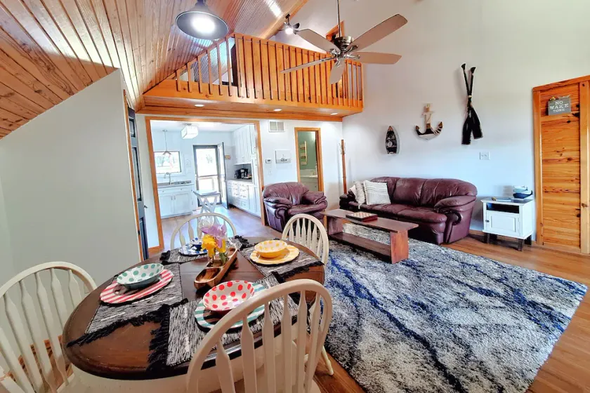Kansas Lake House With Private Boat Dock - Image 1