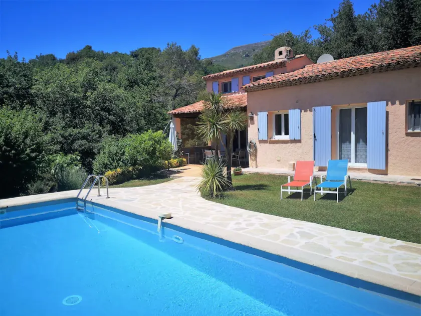 Ferienhaus an der Côte d'Azur, vier Schlafzimmer, Swimmingpool, Garage - Image 1