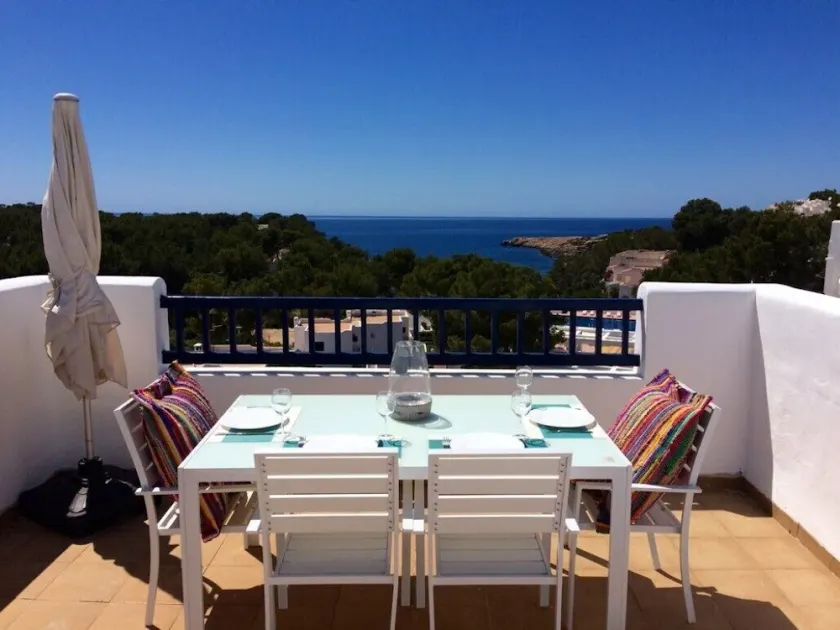 Authentic Mediterranean penthouse with sea view and private pool - Image 1