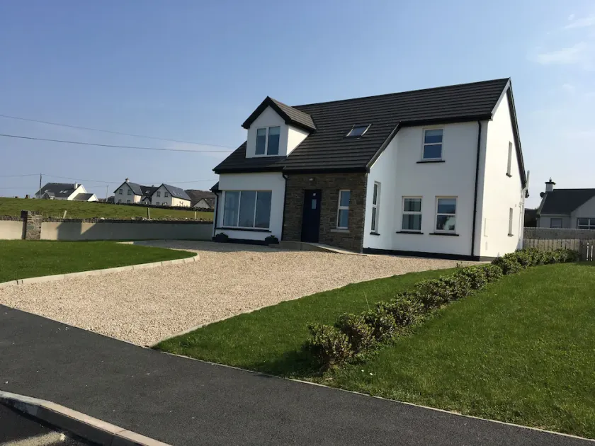 Located on the Wild Atlantic Way in the picturesque village of Dunfanaghy - Image 1