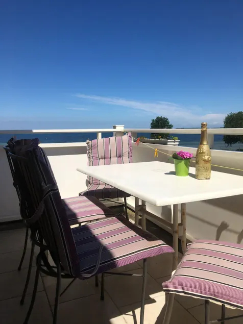 Vista panoramica, a 50m dalla spiaggia, atmosfera di benessere unica. Quotidiano. Ottenere poss - Image 1