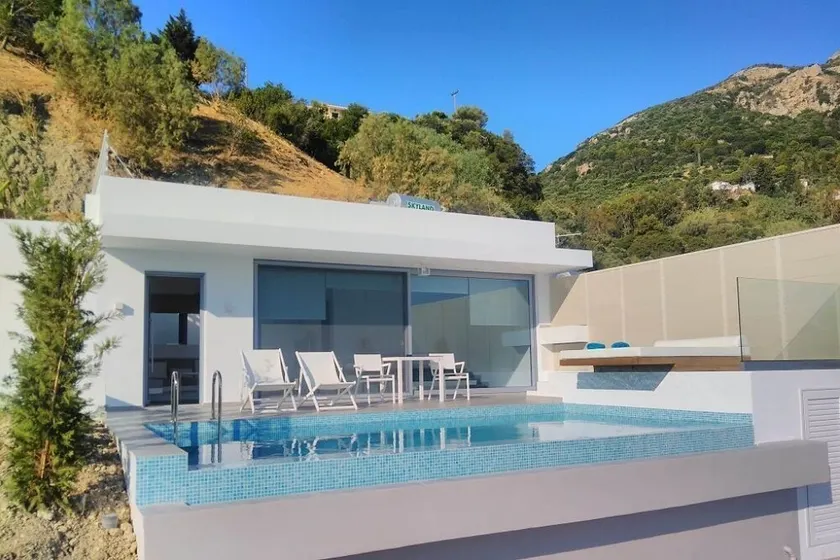 Luxury fiore suites 3 - Image 1