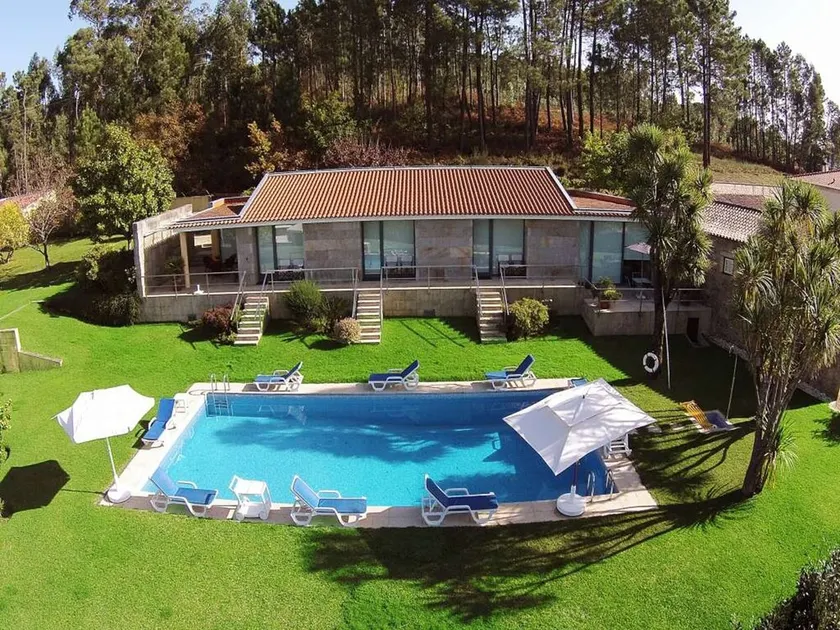 Splendid Ponte de Lima Villa | 6 Bedrooms | Villa Coura Coura | Valley Views | Ping Pong | Pool table - Image 1