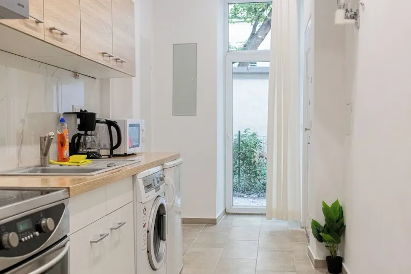 Beautiful 1BR Apartment For Long Stays - Image 1