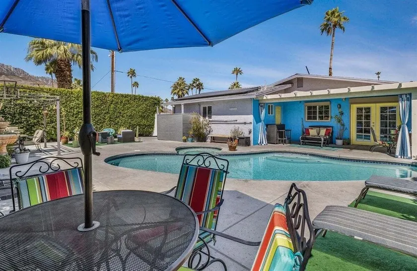 Casa di Oro – Eclectic Palm Springs Oasis with Saltwater Pool, Firepit & Artful Vibes - Image 1