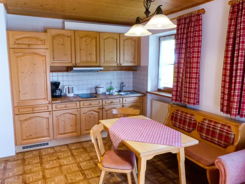 Lejlighed nr. 3, 1-2 personer, 35 kvm, bad / toilet, balkon, tv, W-LAN, 1 soveværelse, ekstra seng, første sal, østside - Image 1
