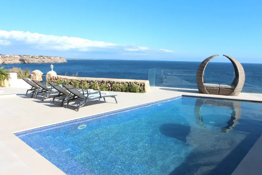 Villa \"Tre Pini\" in 1st sea line with fantastic sea views and close to the beach - Image 1