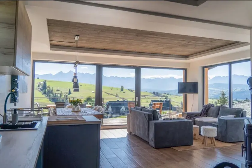Large holiday villa with sauna and mountain views - Image 1