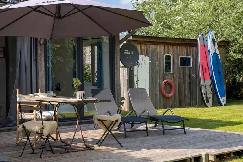 Pomeranian Bay Cabin, fireplace, SUP's - large fenced garden - Image 1