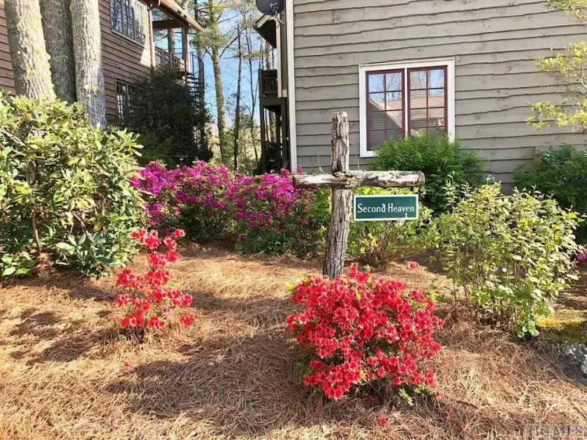 Mountain walk-in level condo! - Image 1
