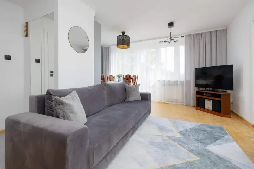 Spacious Apartment Close to Warsaw for 5 people by Noclegi Renters - Image 1