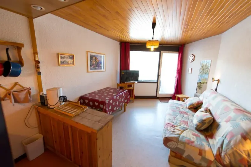 200m from ski slopes, 3rd floor, balcony, tv, 25m², Vars - Image 1