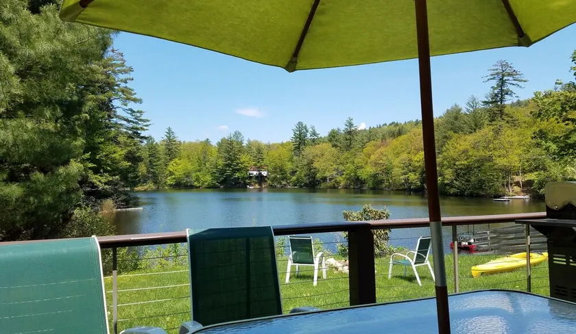 Idyllic Lakefront House Suited Two  Families - Image 1