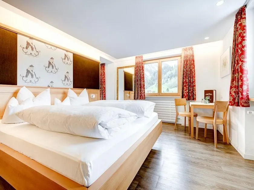 Hotel Gasthof KREUZ - Image 1