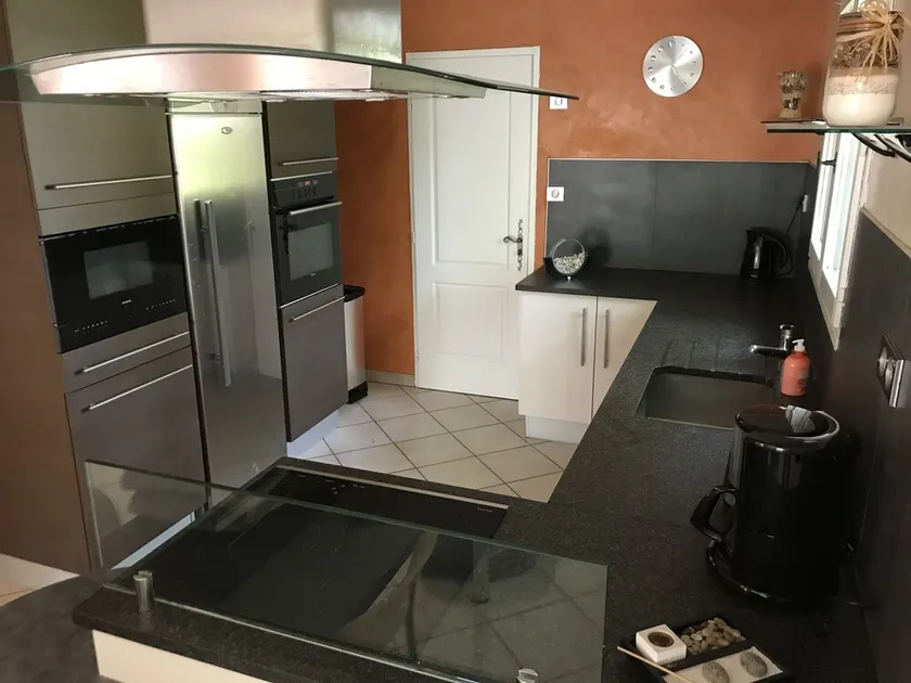 A break for two in a detached villa with SPA - Image 1