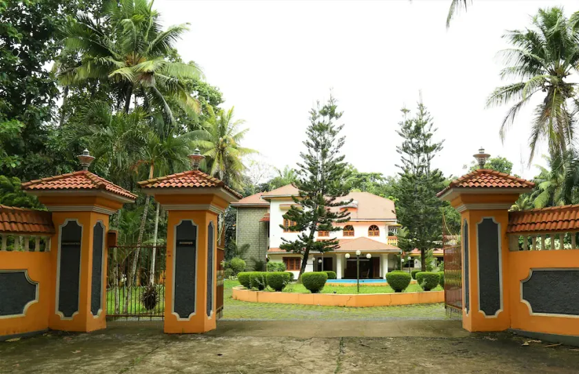 Fully Furnished Luxury Home -Spacious Family Friendly House- in Kottayam - Image 1