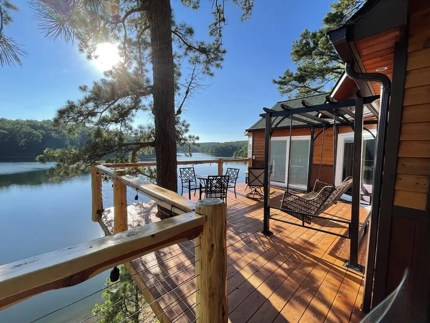 Amazing lakeview Spring Lake Tree House #2 \"LoveLight\" w/ hot tub - Image 1