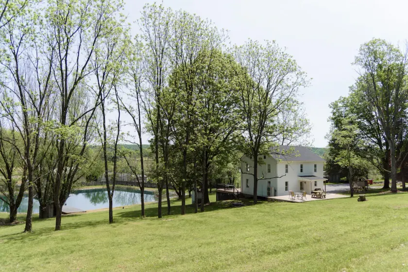 Secluded Valley Oasis with Swimming Pond, Spa, Firepit, 3BD/2BA, Family friendly - Image 1