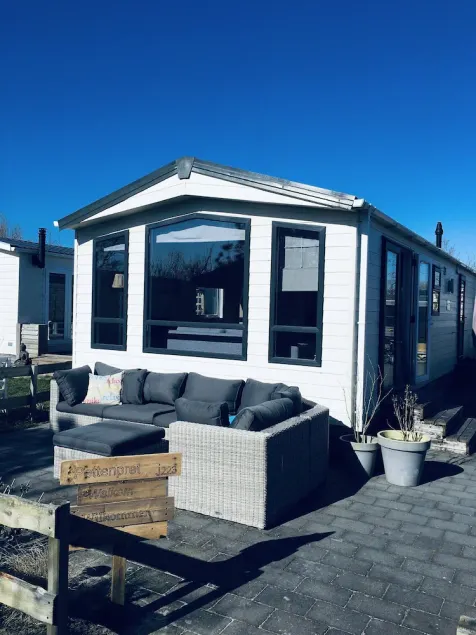Beautiful and luxurious chalet for 4 persons 500 m from the sea. - Image 1