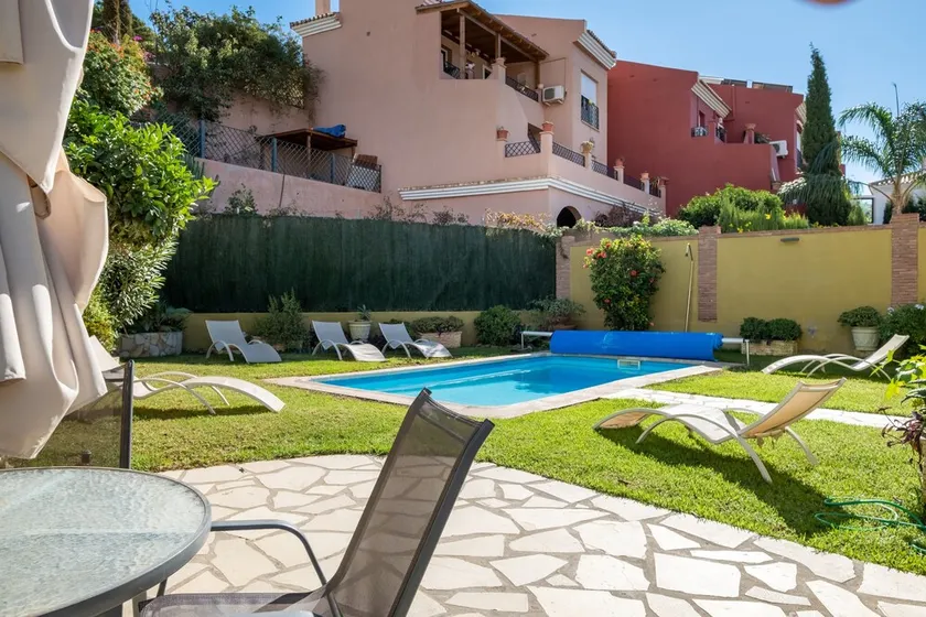 Villa 'Pepa' with Sea Views, Heated Pool, and Wi-Fi - Image 1