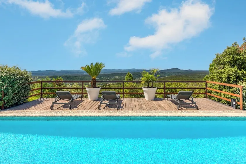 9 Guest Villa with Heated Pool, Spa, Pétanque & Panoramic View - Image 1