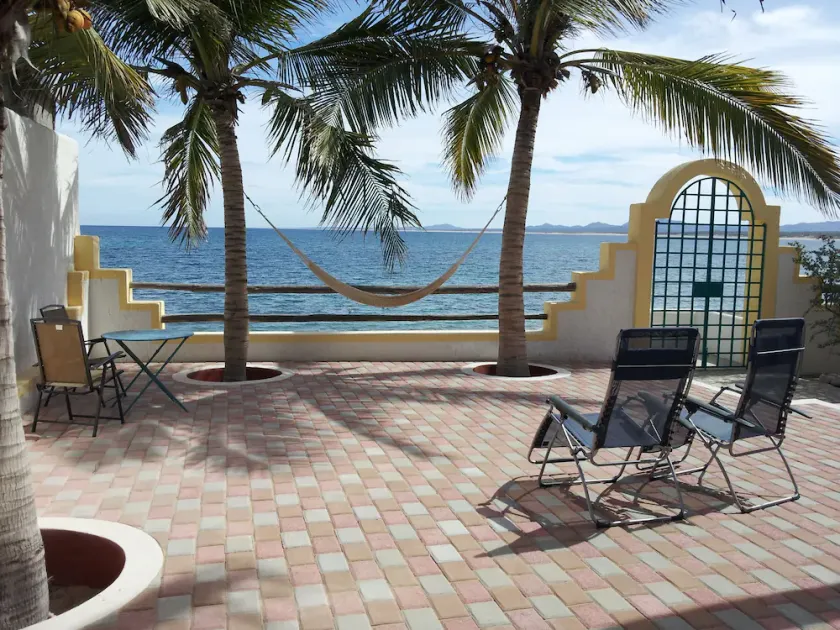 Casa del Sol: Location Location! Beachfront/Walking Distance to Everything! - Image 1