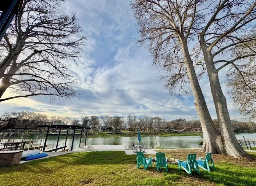 Turtle House-Pool Table-Shuffle Board-5 Bedrooms-Sleeps 12! - Image 1