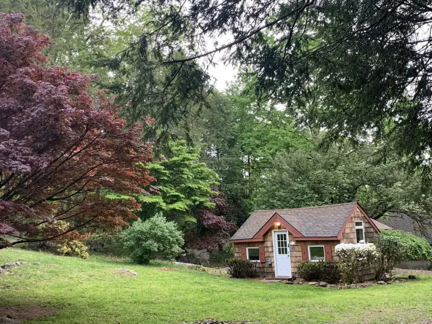 Cozy country cottage in horse country ,private 1 hour toNYC - Image 1