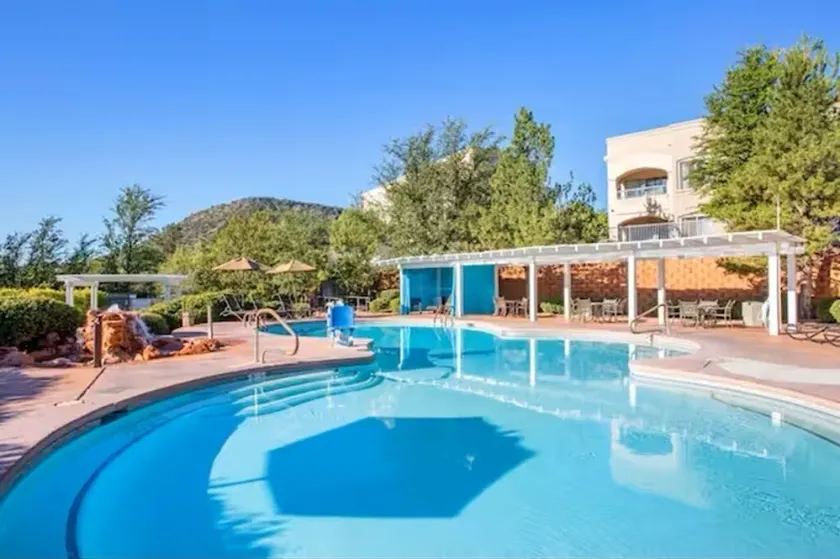 STUDIO~ RIDGE ON SEDONA~ GREAT GOLFING~ HEATED POOLS~ VIEWS OF RED ROCKS~ HIKING - Image 1